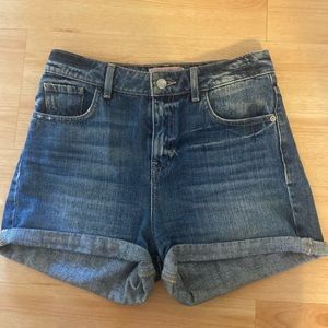 guess high waisted mom shorts🔻